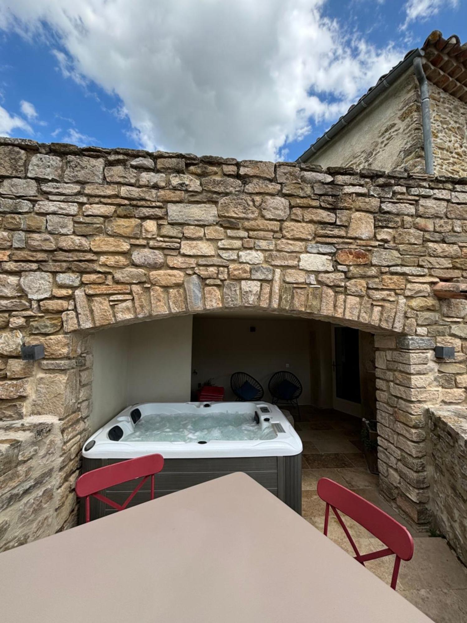 La Maison Des Vendangeurs - Table D'Hotes Le Soir Du Jeudi Au Dimanche- Jacuzzi - Balneo Spa - Acces Piscine Pour Toutes Les Chambres Sauf Studio Coquet- Piscine De Mai A Mi-Octobre Martignargues Zewnętrze zdjęcie