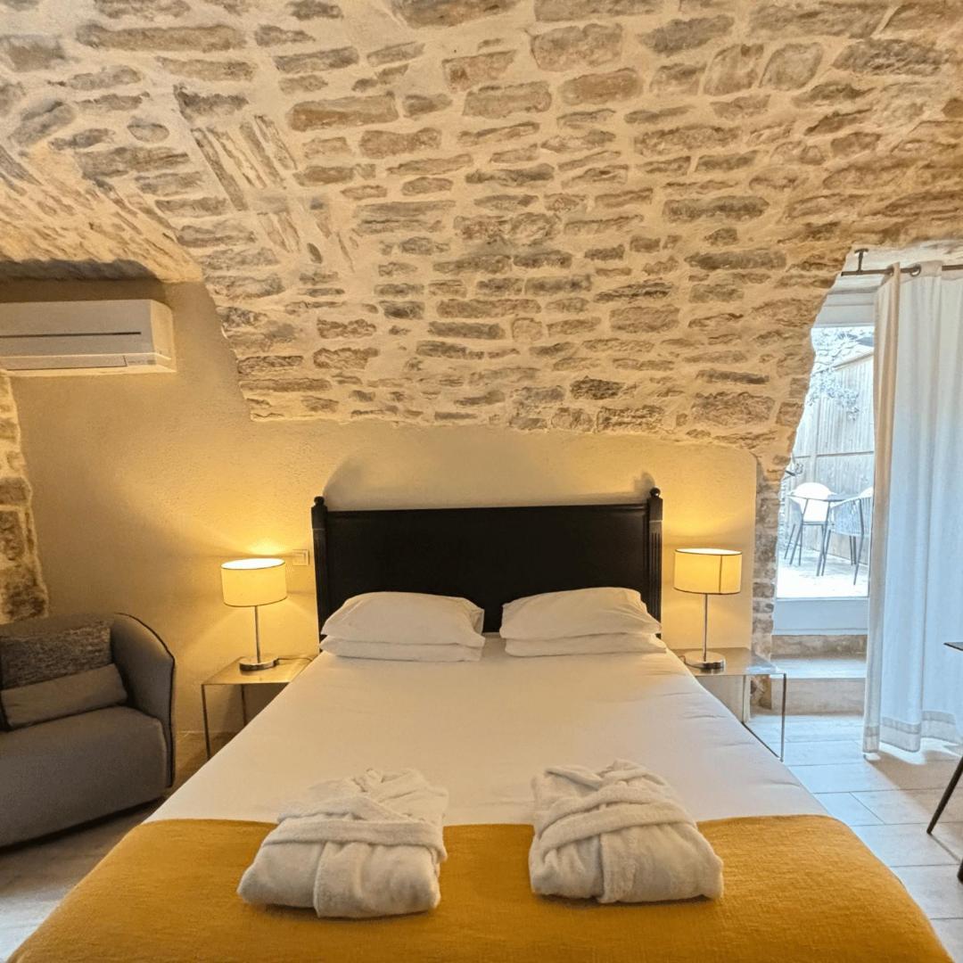 La Maison Des Vendangeurs - Table D'Hotes Le Soir Du Jeudi Au Dimanche- Jacuzzi - Balneo Spa - Acces Piscine Pour Toutes Les Chambres Sauf Studio Coquet- Piscine De Mai A Mi-Octobre Martignargues Zewnętrze zdjęcie