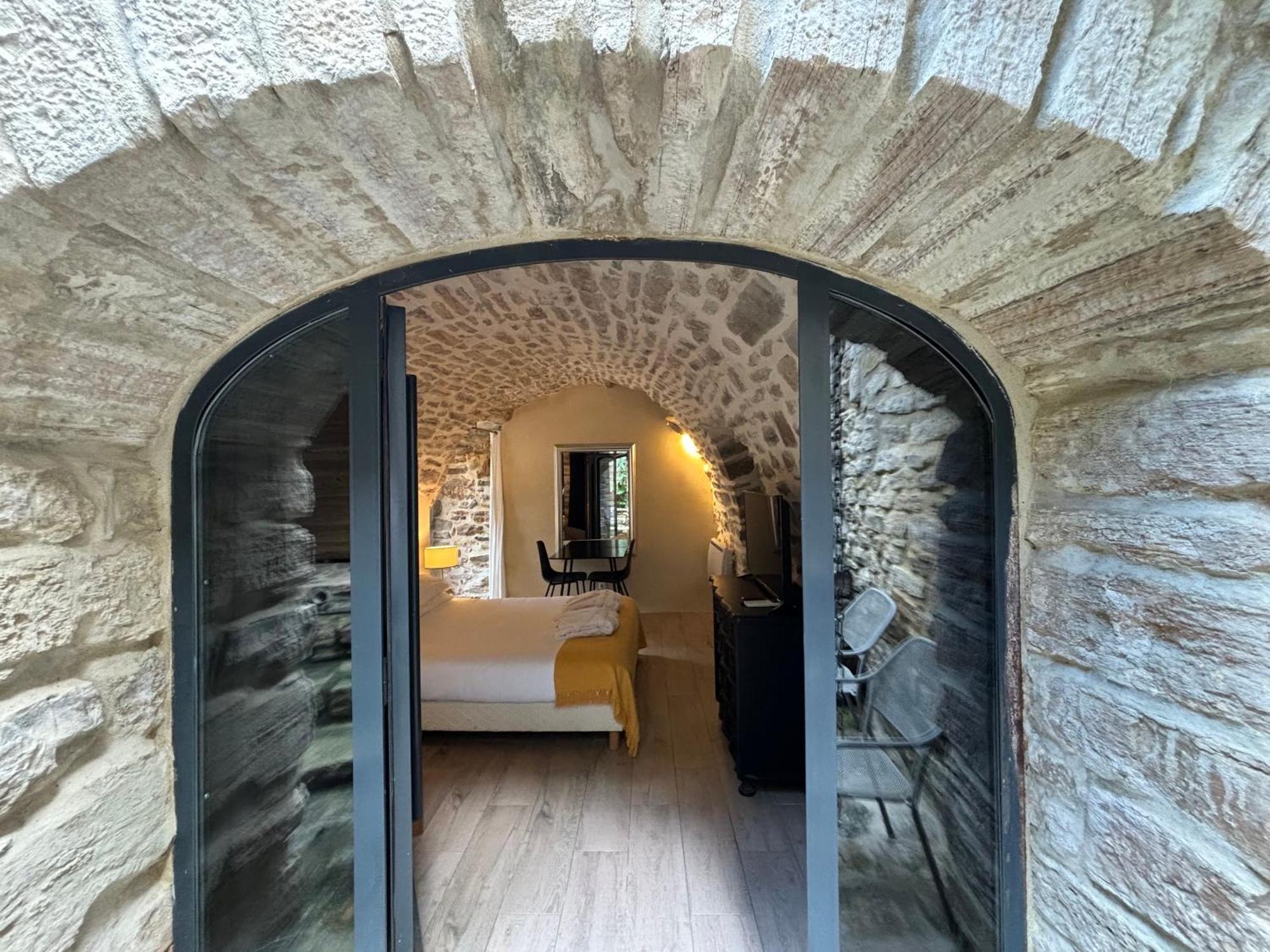 La Maison Des Vendangeurs - Table D'Hotes Le Soir Du Jeudi Au Dimanche- Jacuzzi - Balneo Spa - Acces Piscine Pour Toutes Les Chambres Sauf Studio Coquet- Piscine De Mai A Mi-Octobre Martignargues Zewnętrze zdjęcie