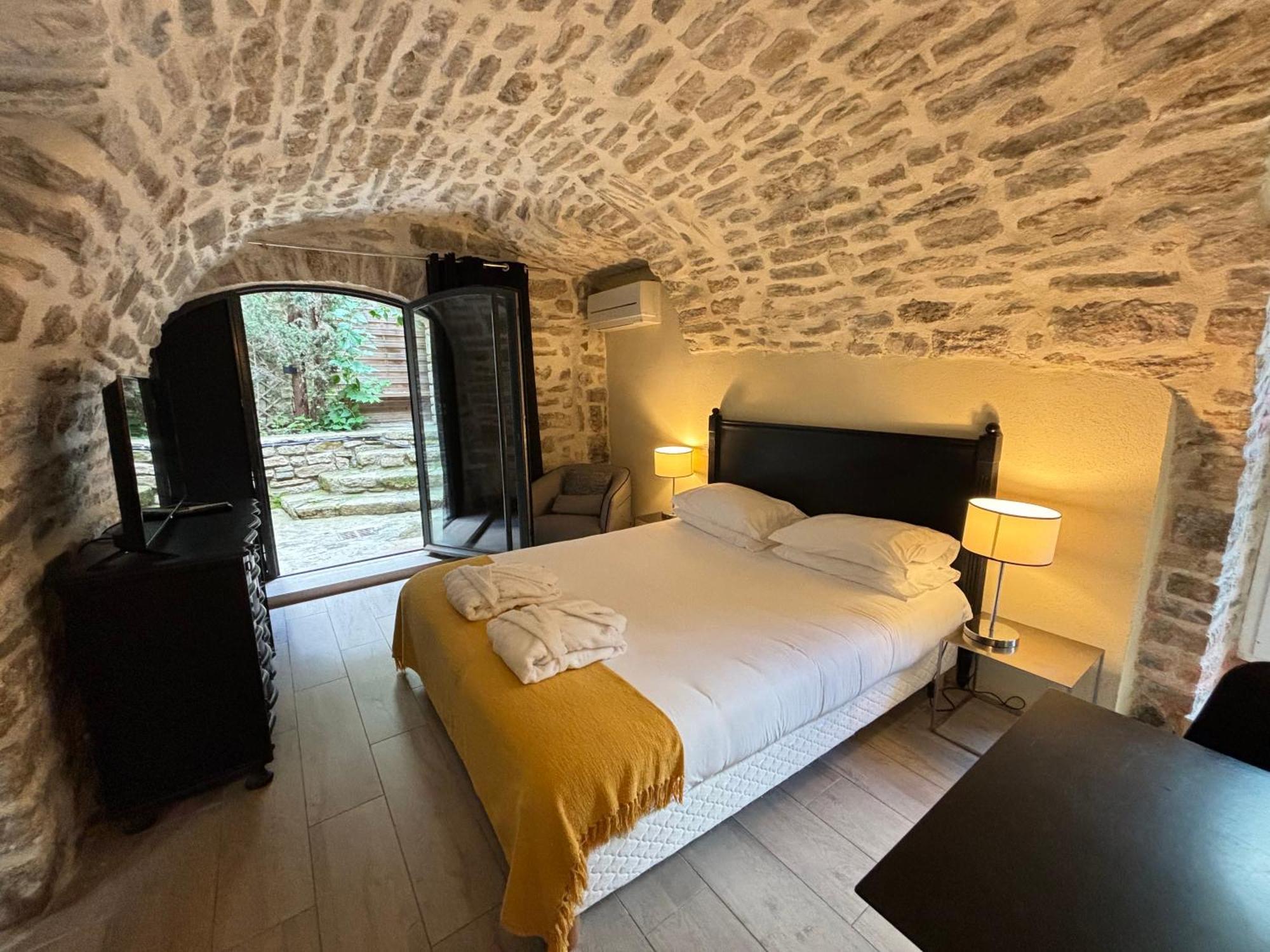 La Maison Des Vendangeurs - Table D'Hotes Le Soir Du Jeudi Au Dimanche- Jacuzzi - Balneo Spa - Acces Piscine Pour Toutes Les Chambres Sauf Studio Coquet- Piscine De Mai A Mi-Octobre Martignargues Zewnętrze zdjęcie
